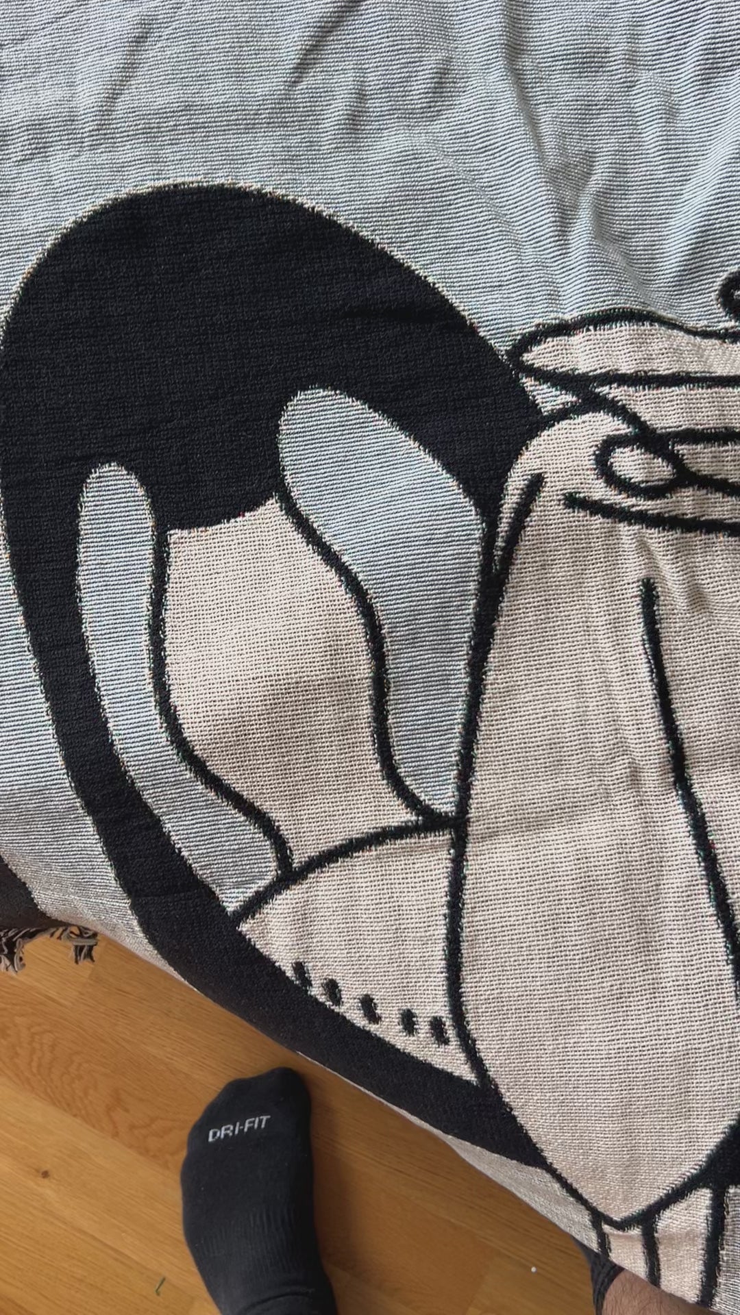 Table for Two Woven Blanket video - but.city